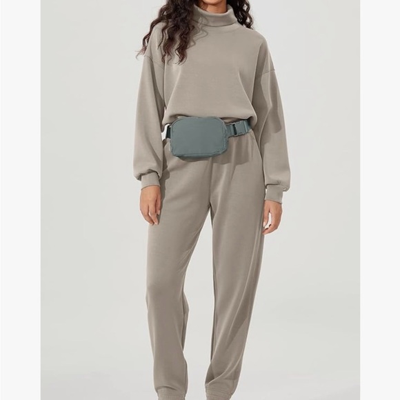 ODODOS Unisex Mini Belt Bag in Iron Grey - Picture 2 of 6